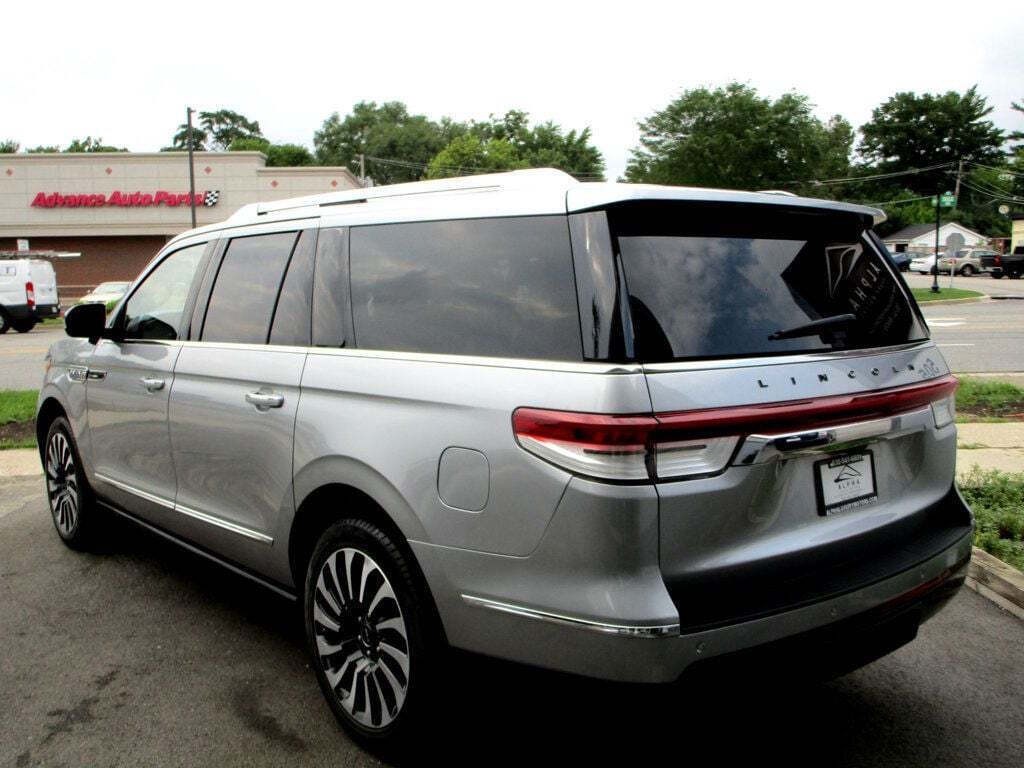 2022 Lincoln Navigator Image 10