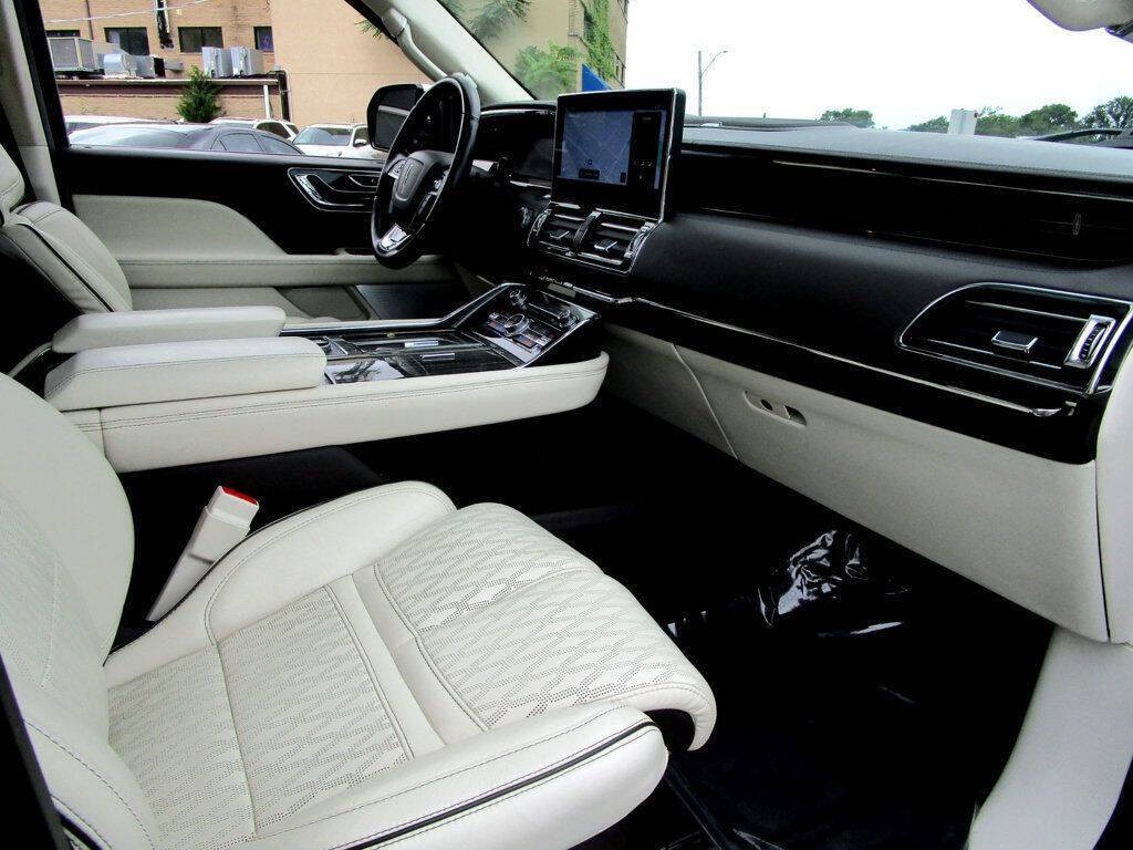 2022 Lincoln Navigator Image 14