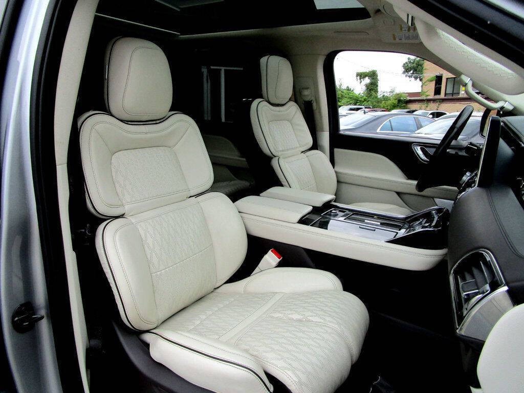 2022 Lincoln Navigator Image 16