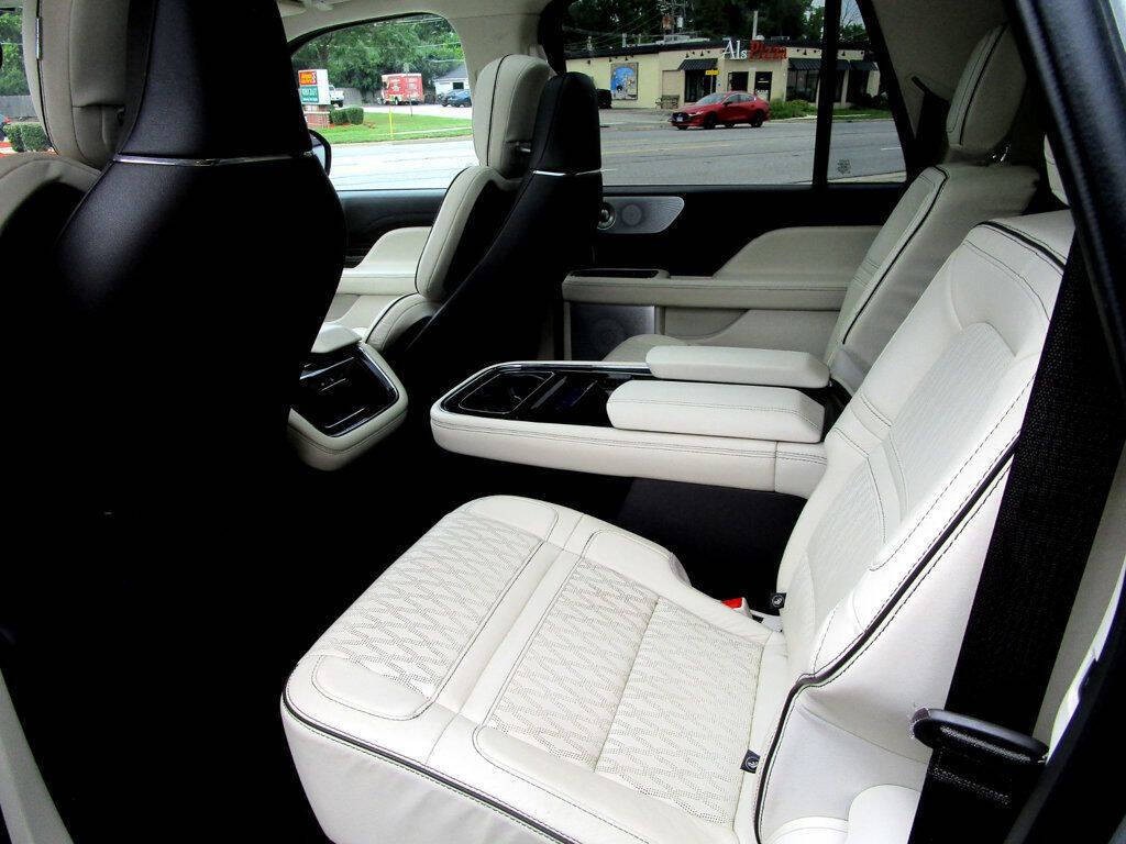 2022 Lincoln Navigator Image 17