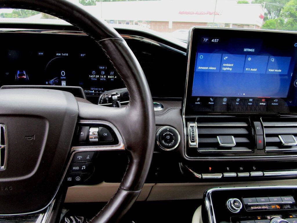 2022 Lincoln Navigator Image 25