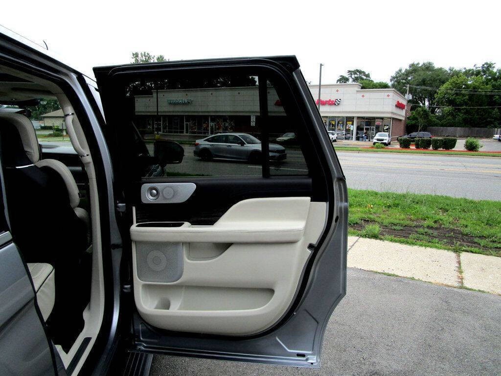 2022 Lincoln Navigator Image 50