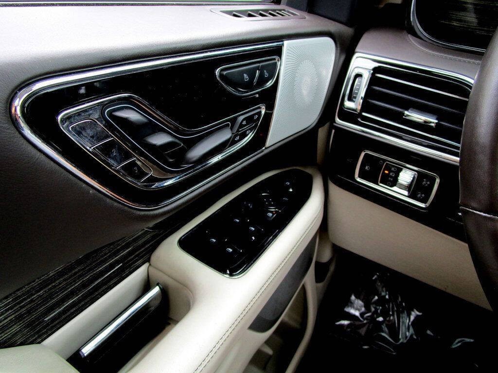 2022 Lincoln Navigator Image 53