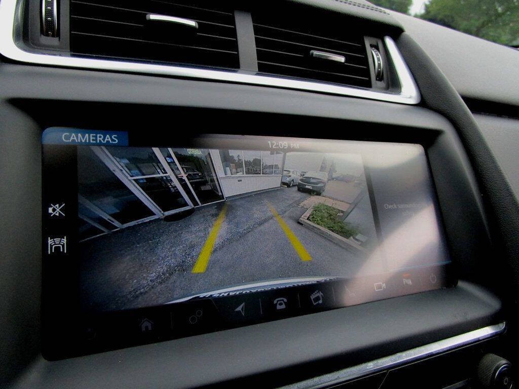 2019 Jaguar E-pace Image 4