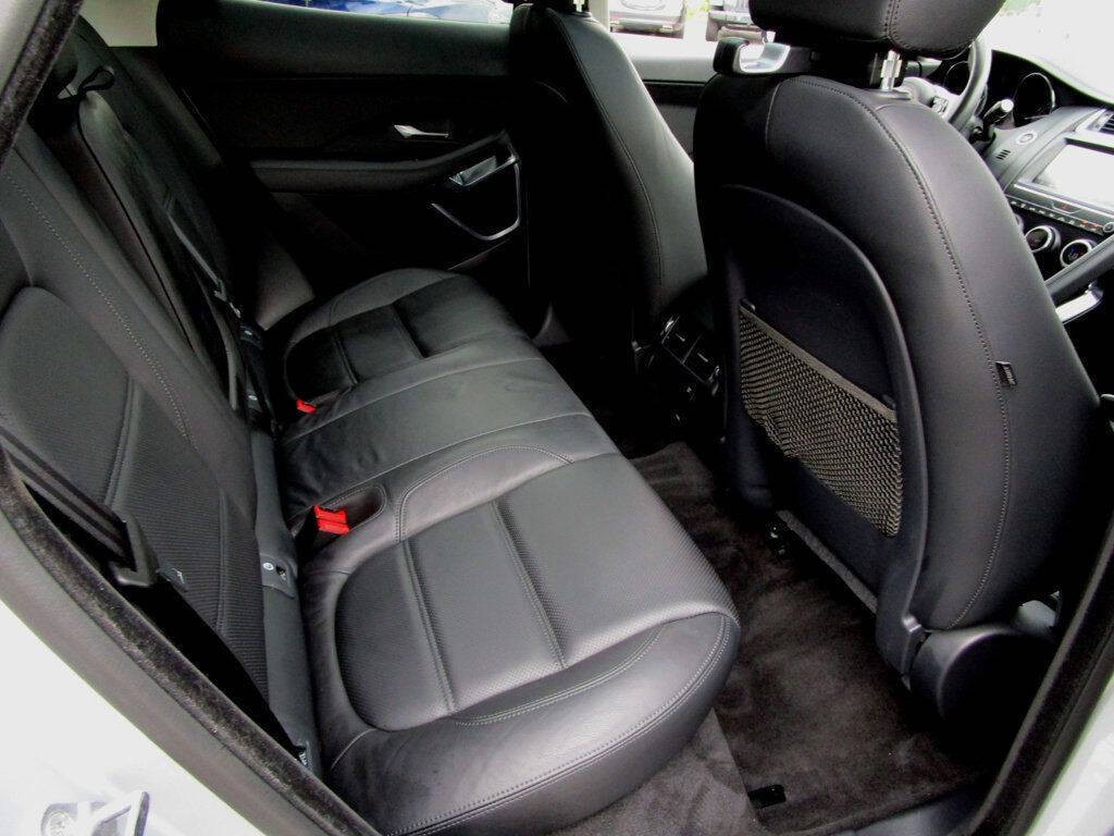 2019 Jaguar E-pace Image 18