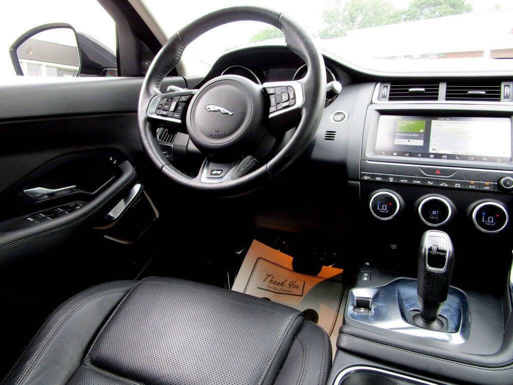 2019 Jaguar E-pace Image 19