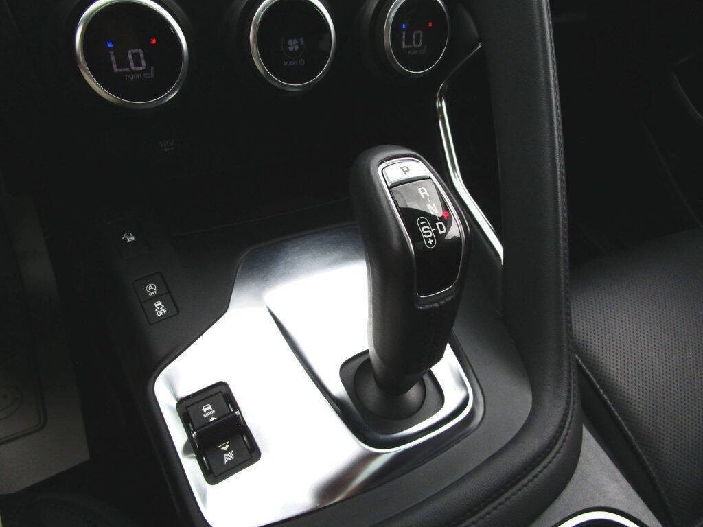 2019 Jaguar E-pace Image 24