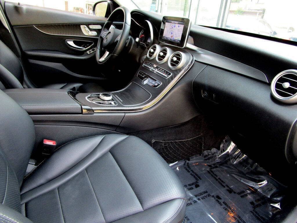 2017 Mercedes-Benz C-Class Image 14