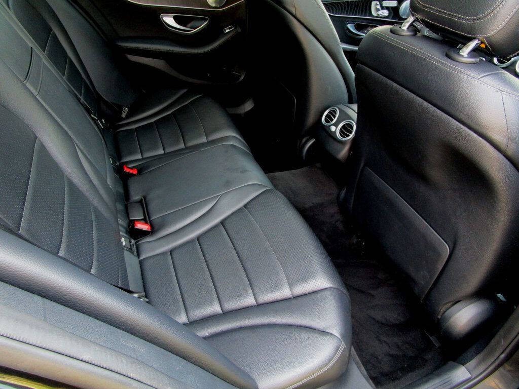 2017 Mercedes-Benz C-Class Image 17