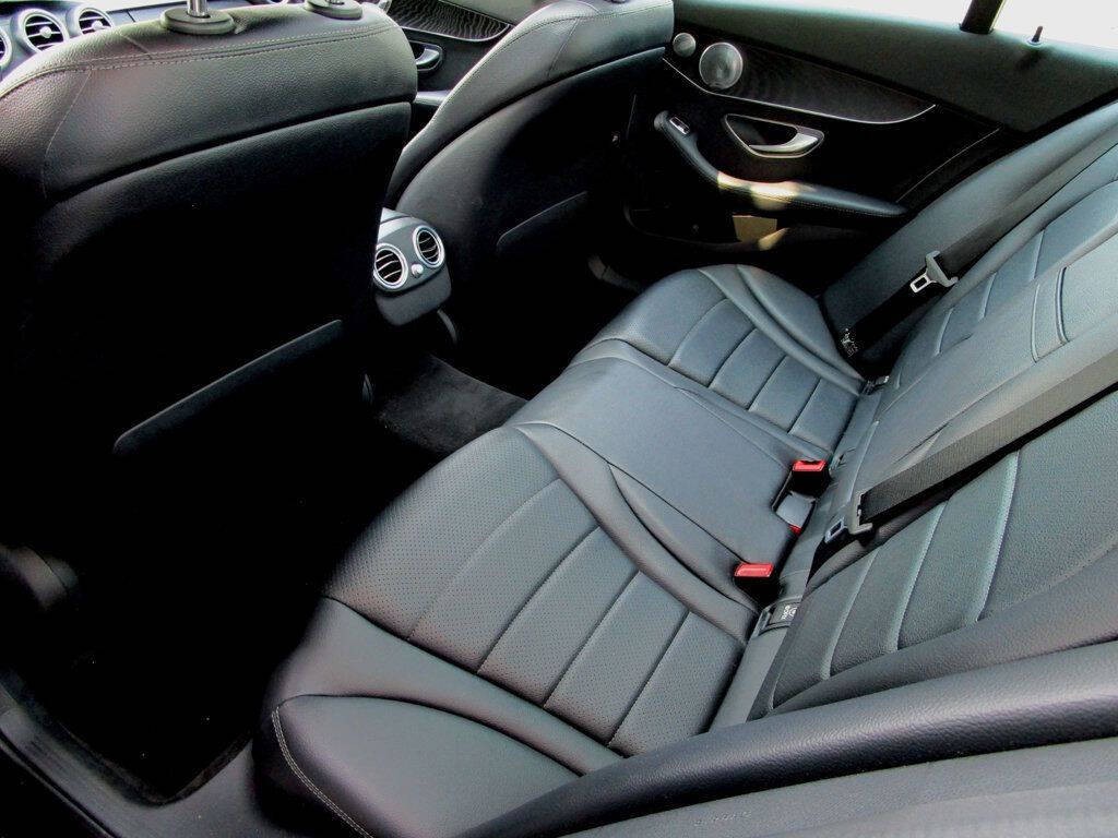 2017 Mercedes-Benz C-Class Image 18