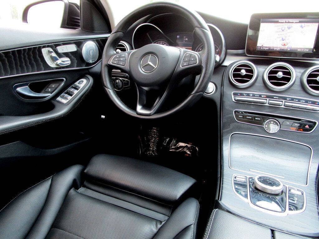 2017 Mercedes-Benz C-Class Image 19