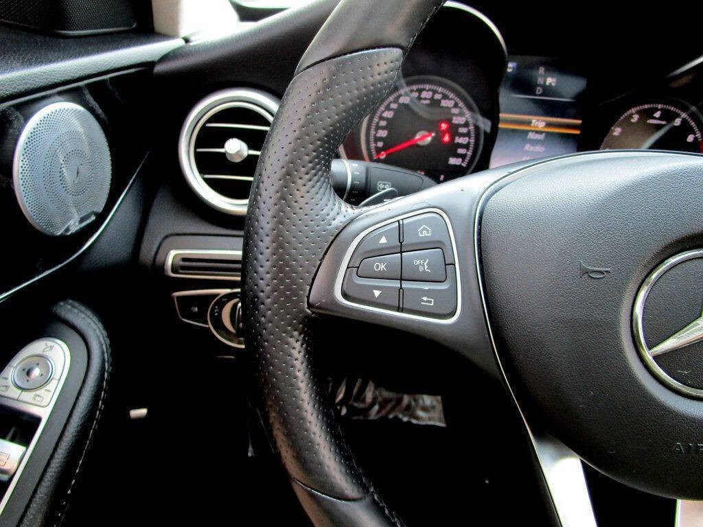 2017 Mercedes-Benz C-Class Image 21