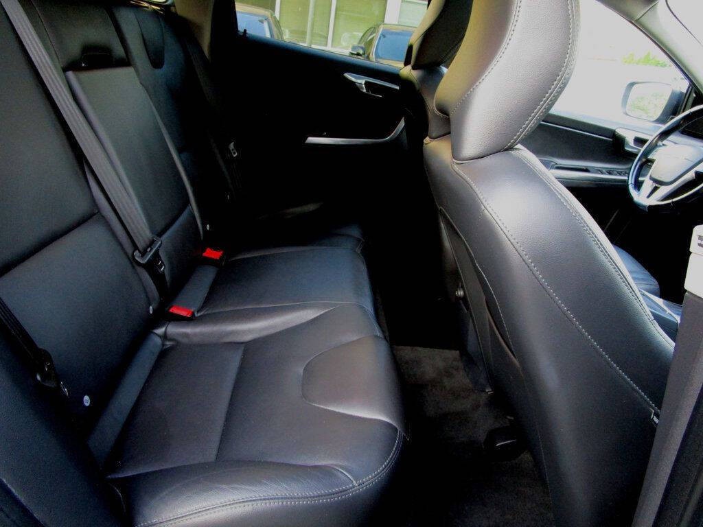 2015 Volvo XC60 Image 19