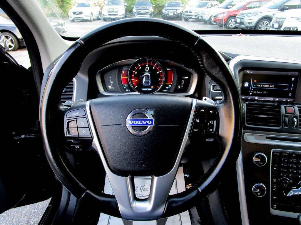 2015 Volvo XC60 Image 20