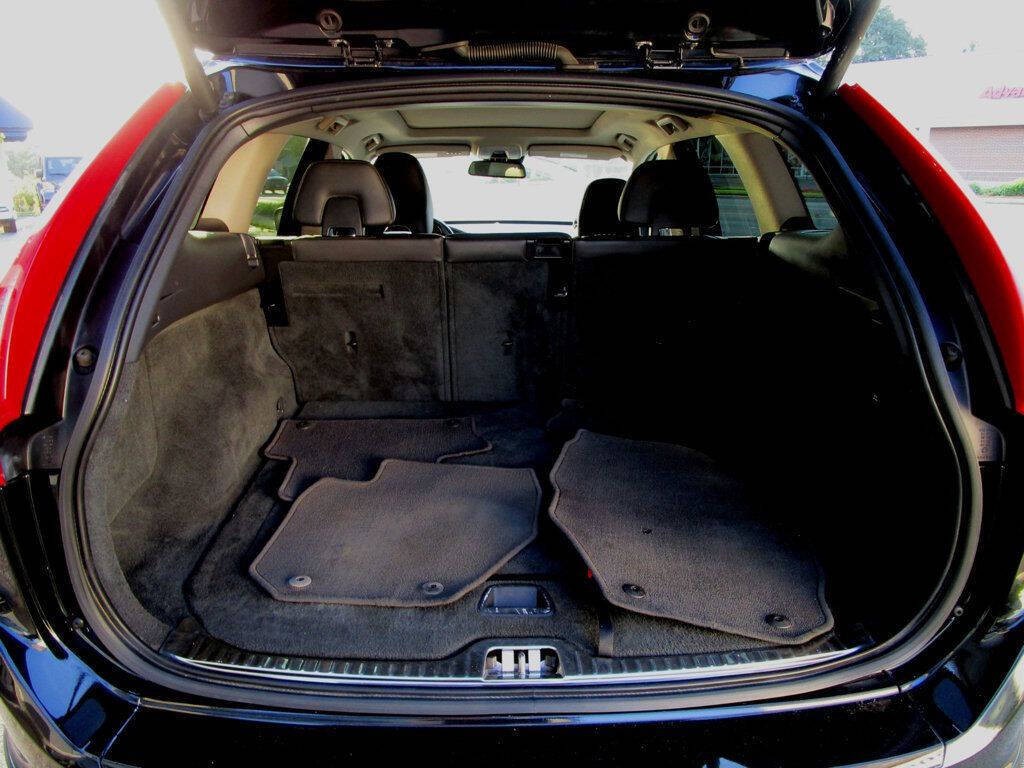 2015 Volvo XC60 Image 28