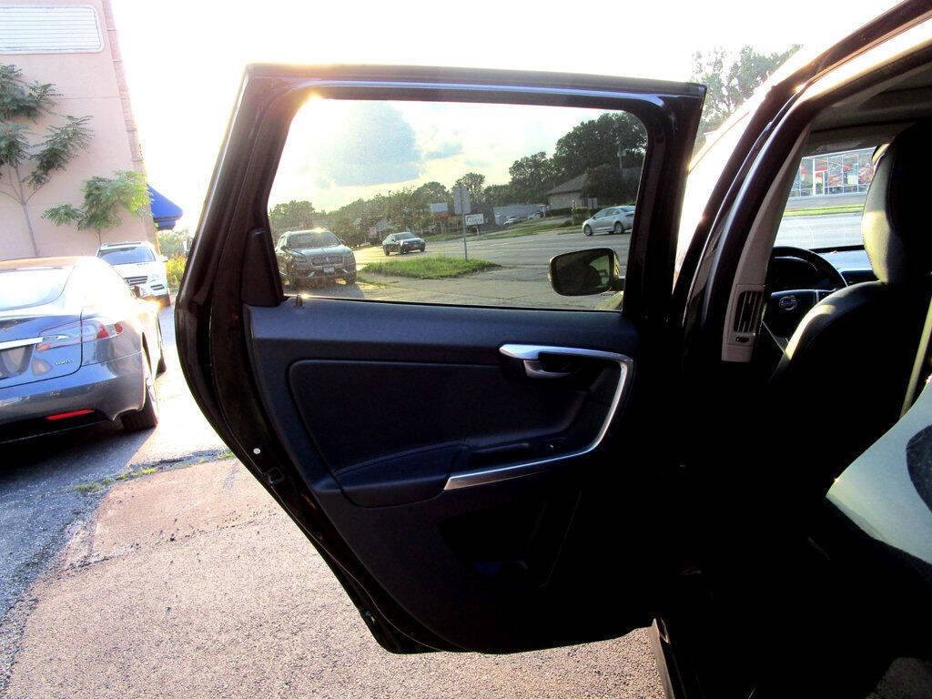 2015 Volvo XC60 Image 33