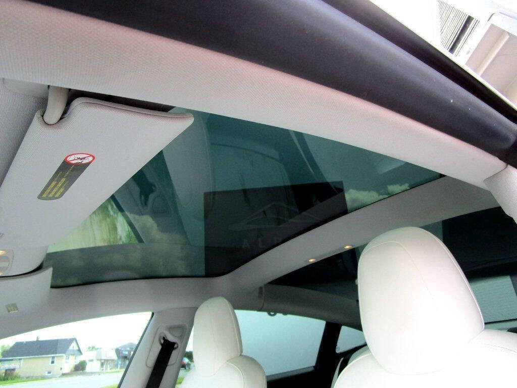 2019 Tesla Model 3 Image 37