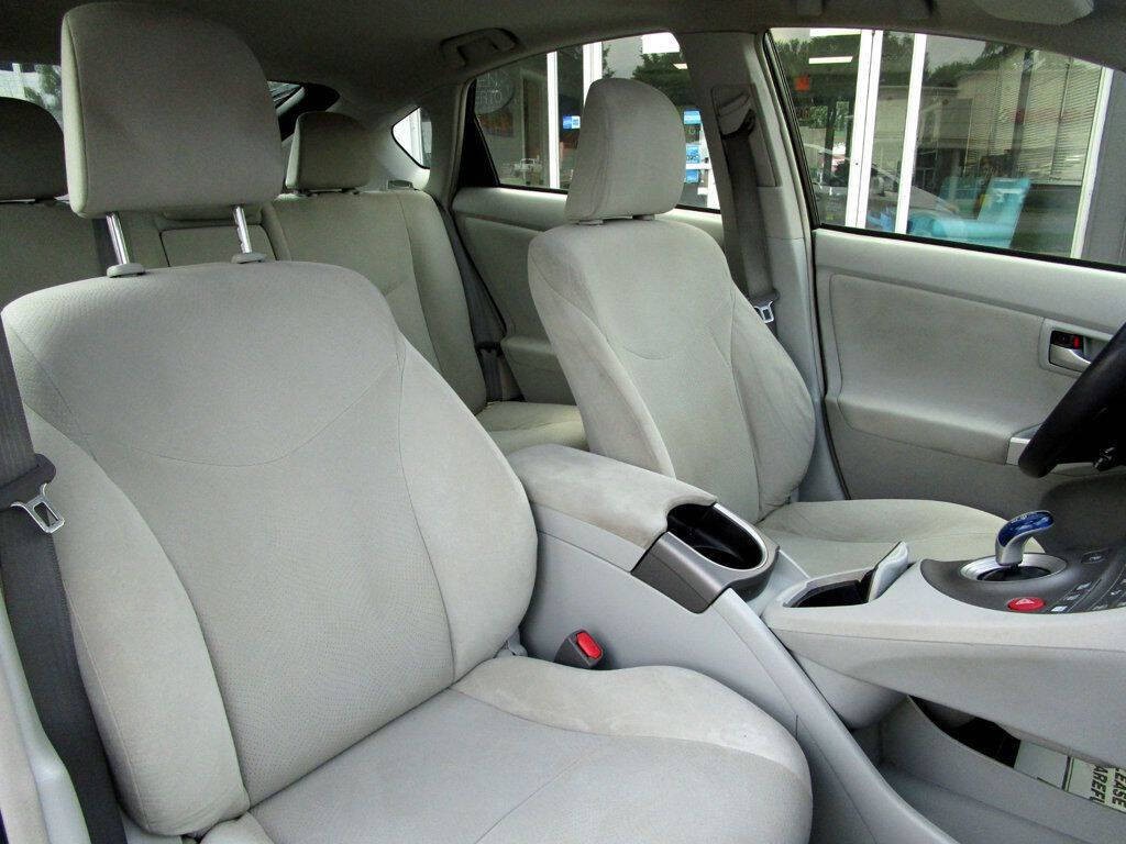 2014 Toyota Prius Image 13