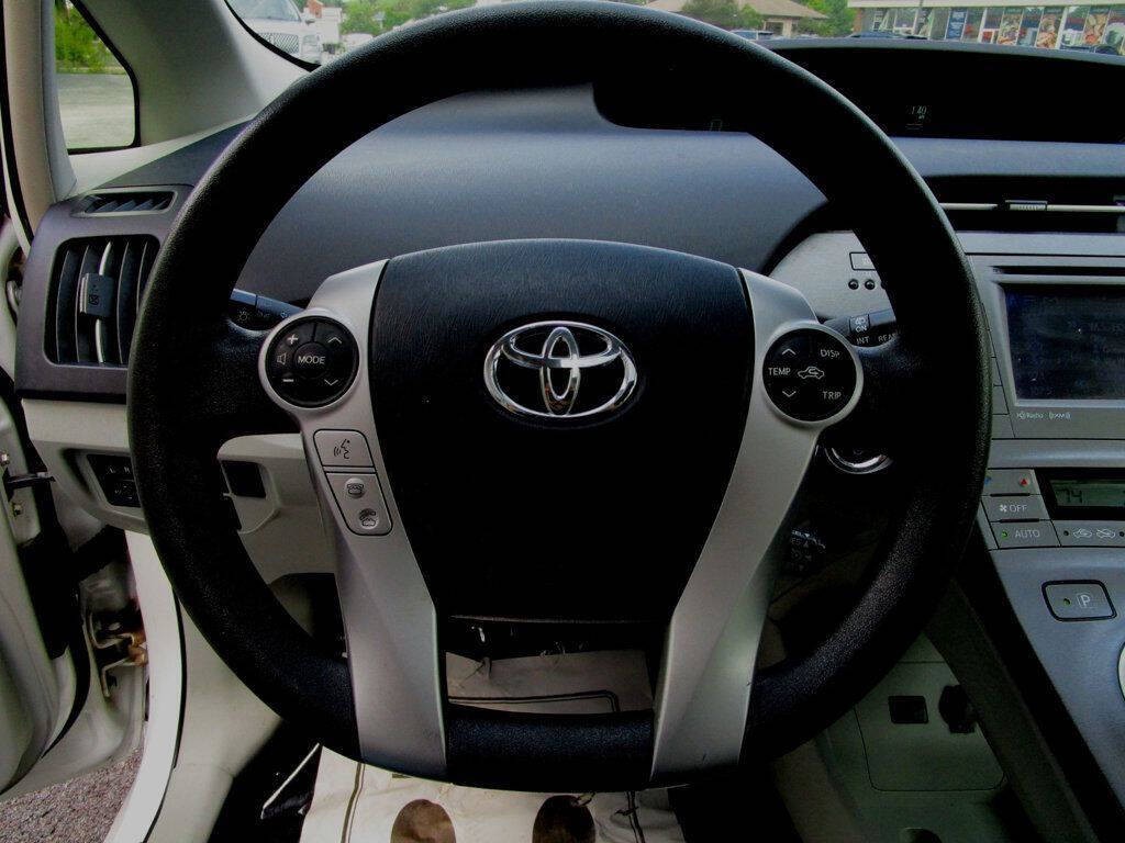 2014 Toyota Prius Image 17