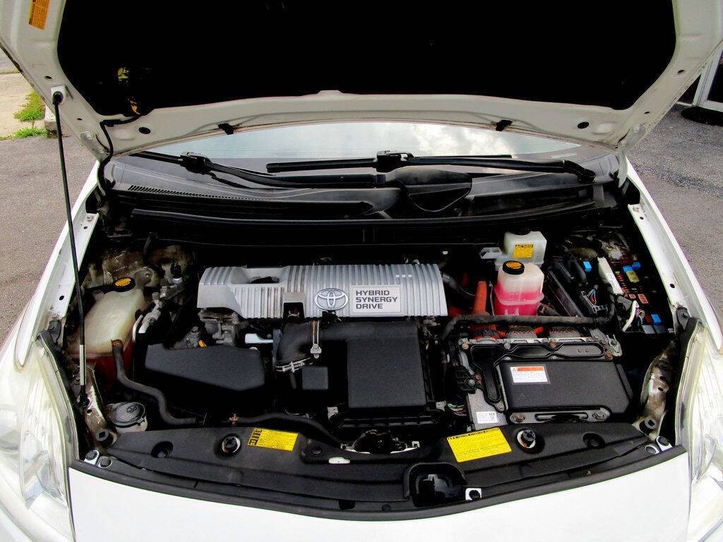 2014 Toyota Prius Image 32