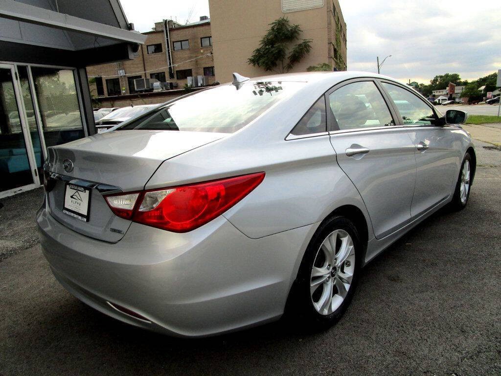 2011 Hyundai Sonata Image 6