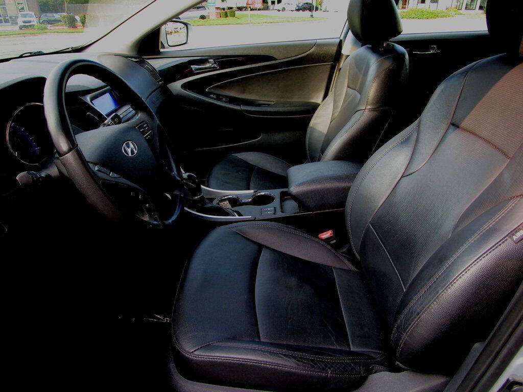 2011 Hyundai Sonata Image 11