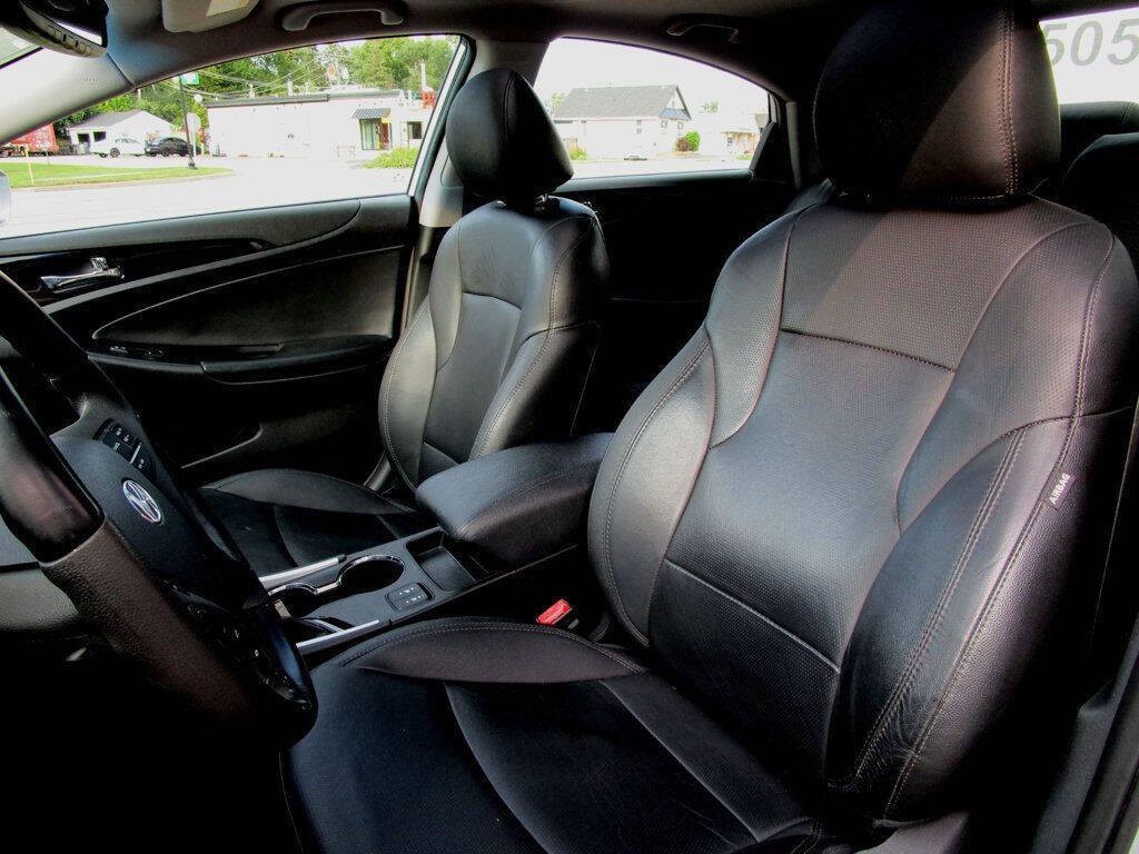 2011 Hyundai Sonata Image 12