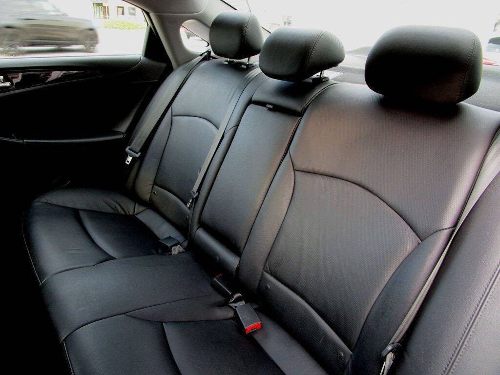 2011 Hyundai Sonata Image 16
