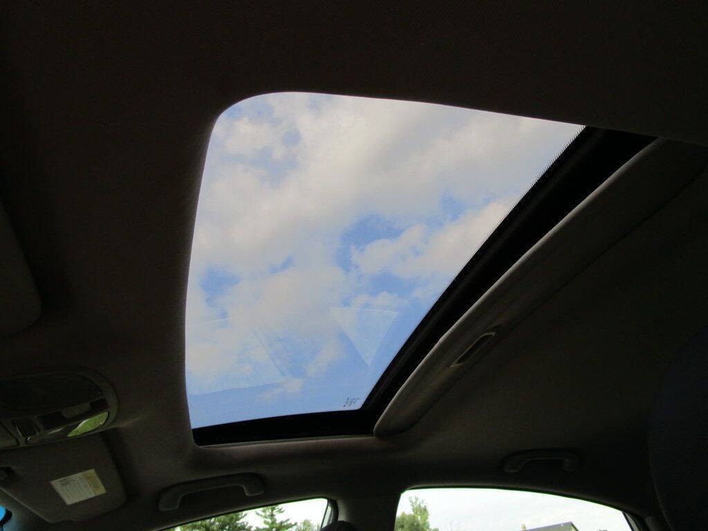 2011 Hyundai Sonata Image 23