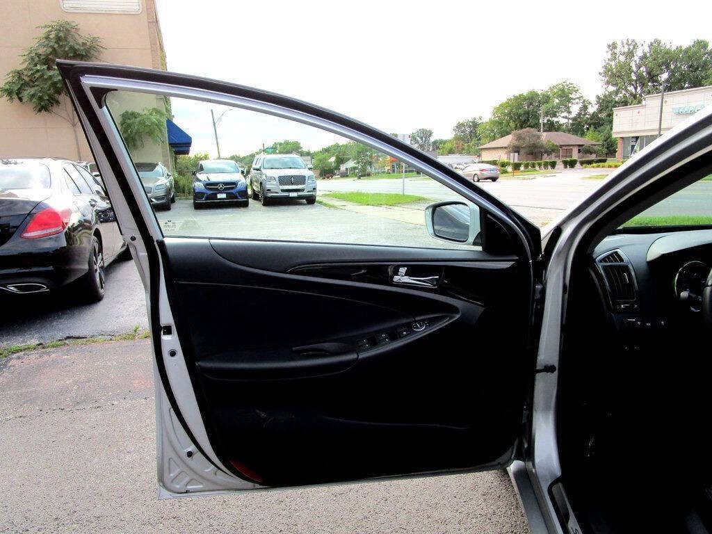 2011 Hyundai Sonata Image 29