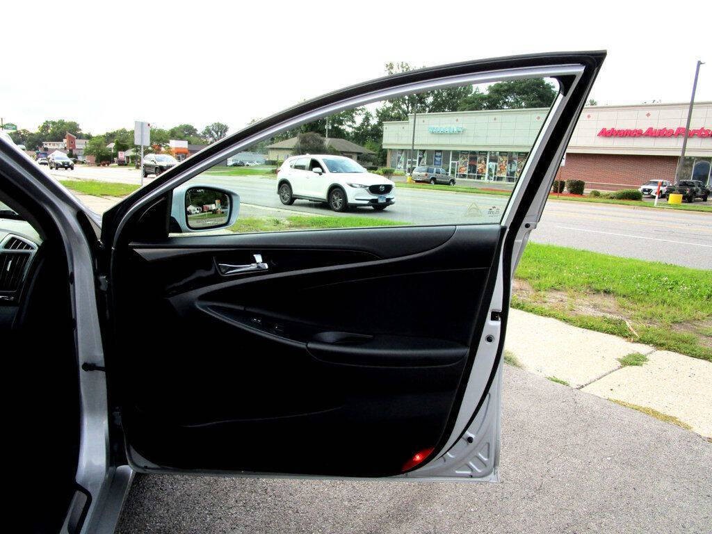 2011 Hyundai Sonata Image 30