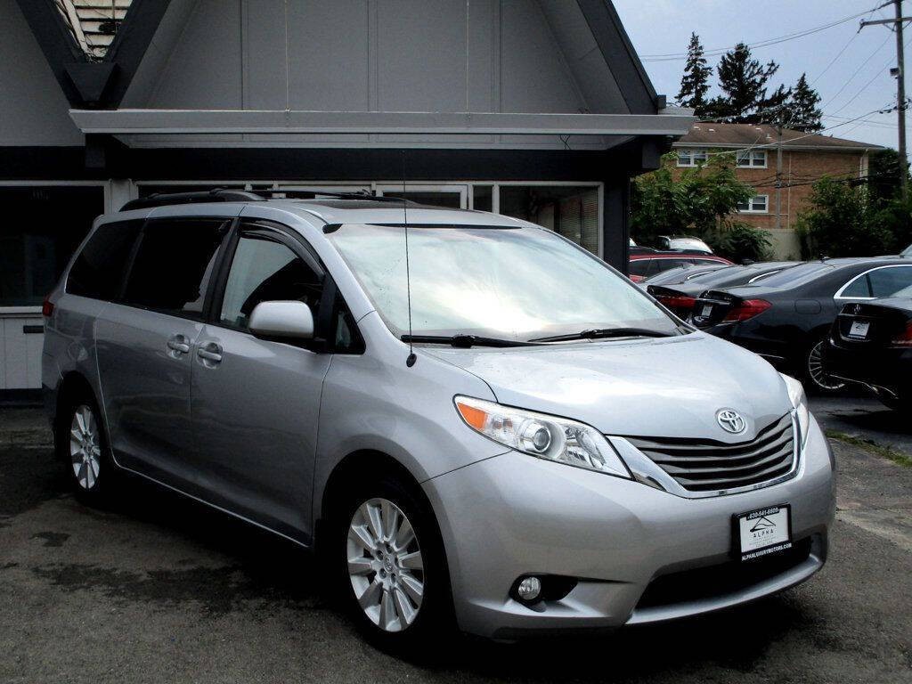 2014 Toyota Sienna Image 6