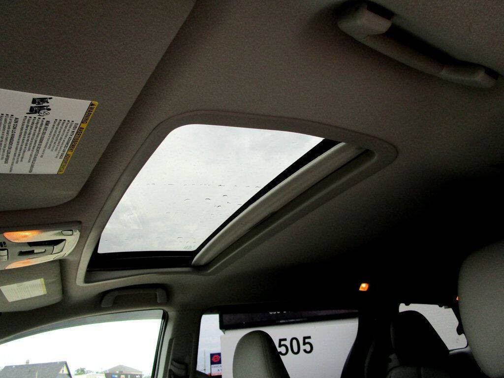 2014 Toyota Sienna Image 28