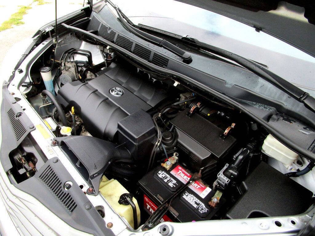 2014 Toyota Sienna Image 39