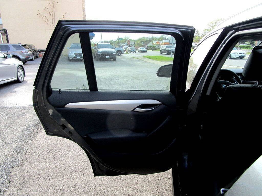 2015 BMW X1 Image 32