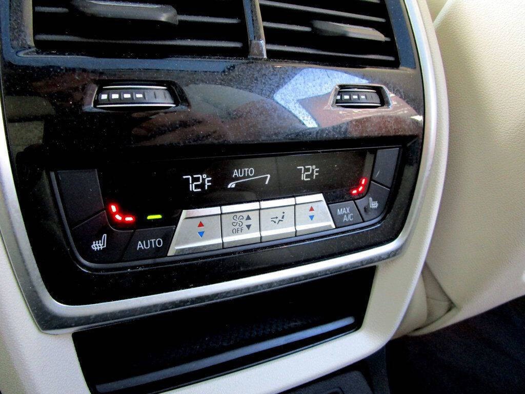 2019 BMW X7 Image 30