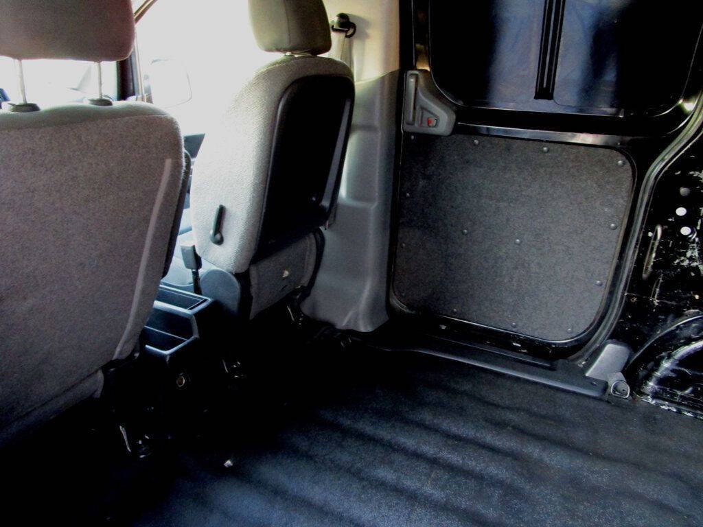 2015 Nissan NV200 Image 22
