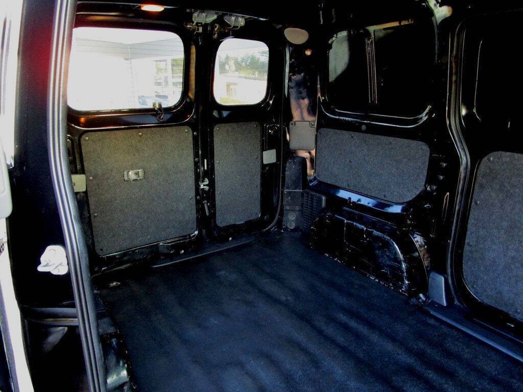 2015 Nissan NV200 Image 30
