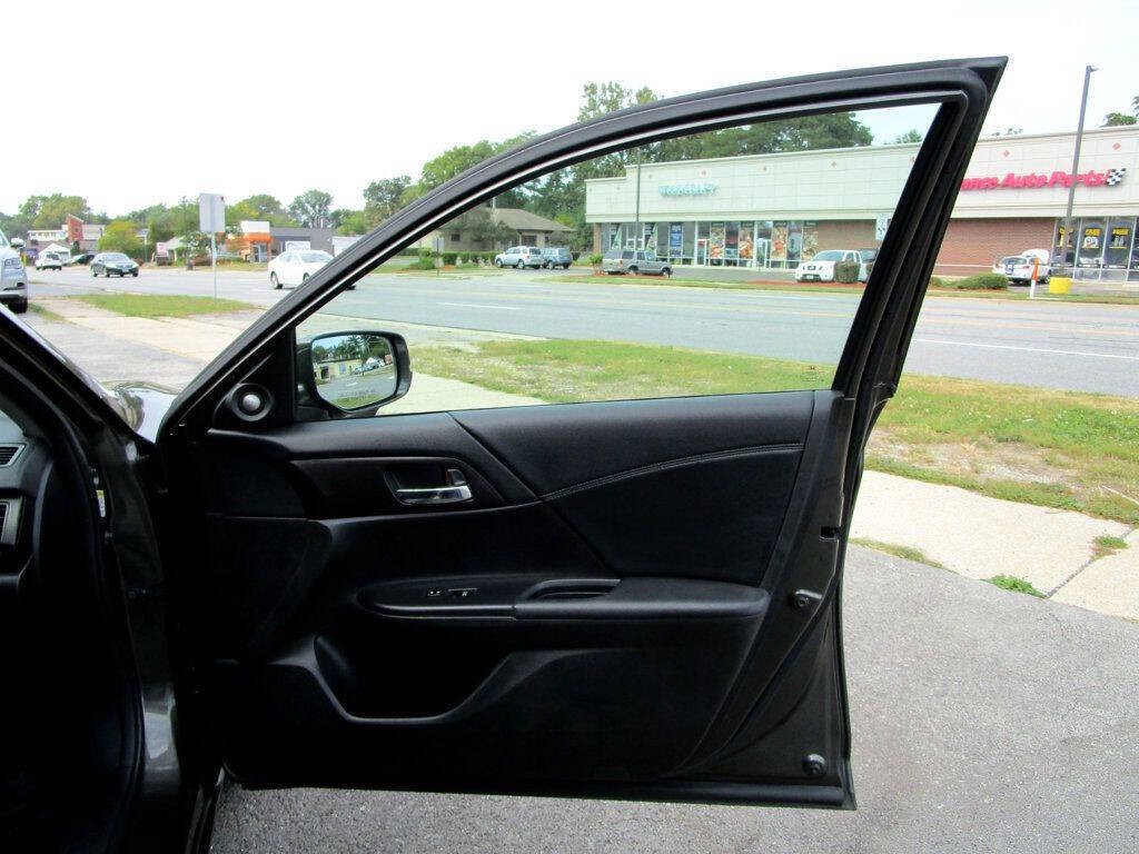 2013 Honda Accord Image 30