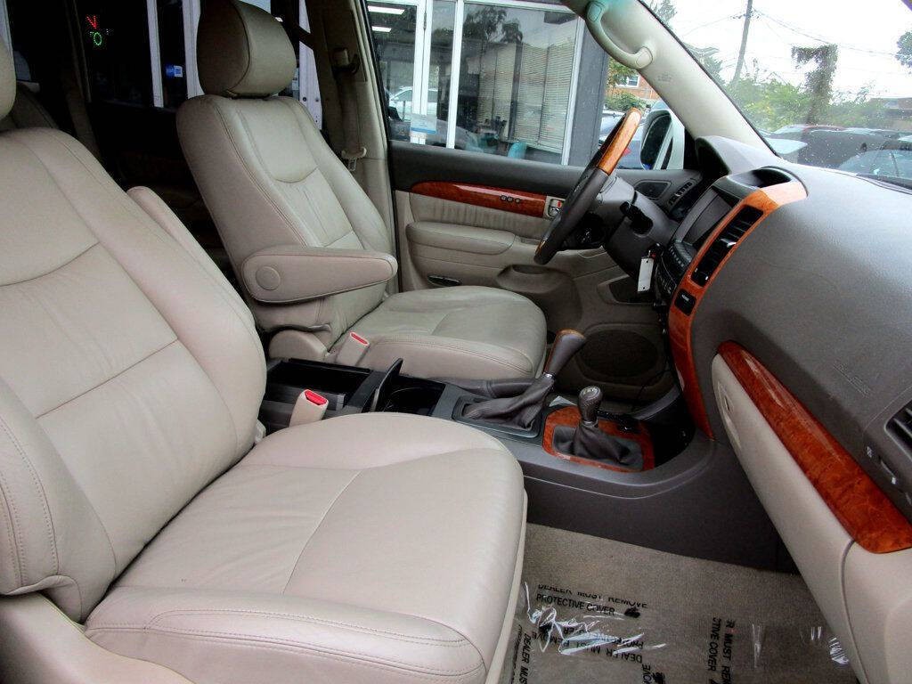 2004 Lexus GX 470 Image 13