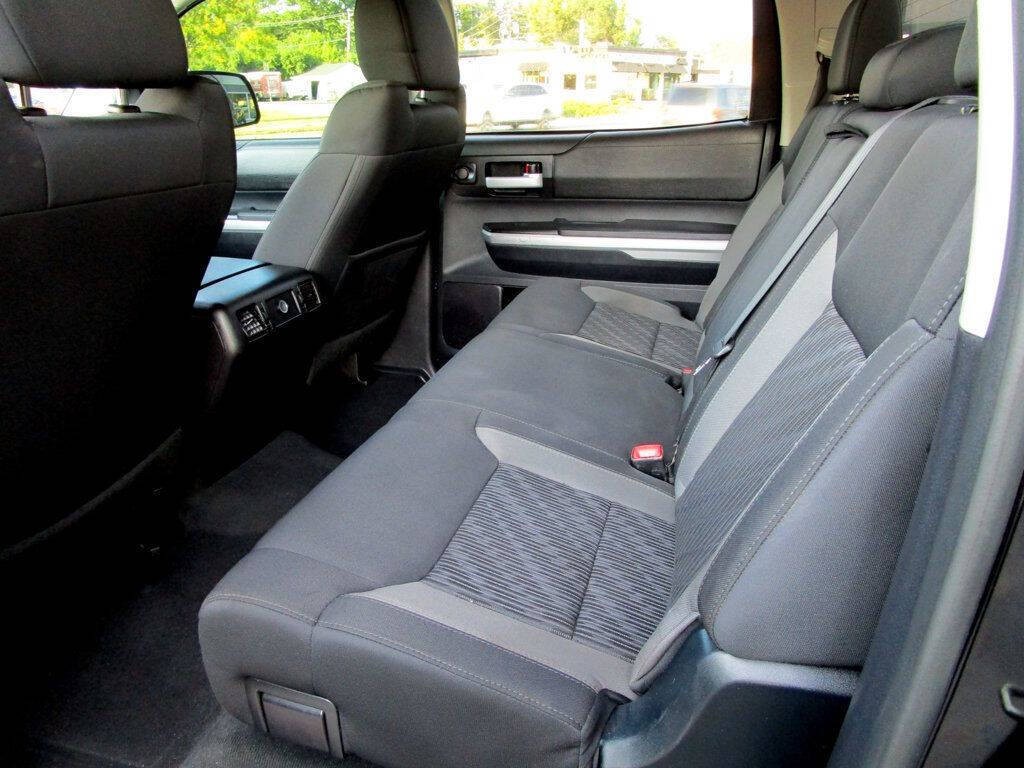 2016 Toyota Tundra Image 17