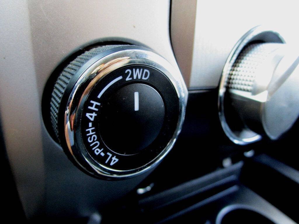 2016 Toyota Tundra Image 25