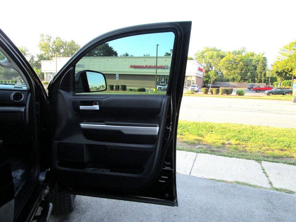 2016 Toyota Tundra Image 33