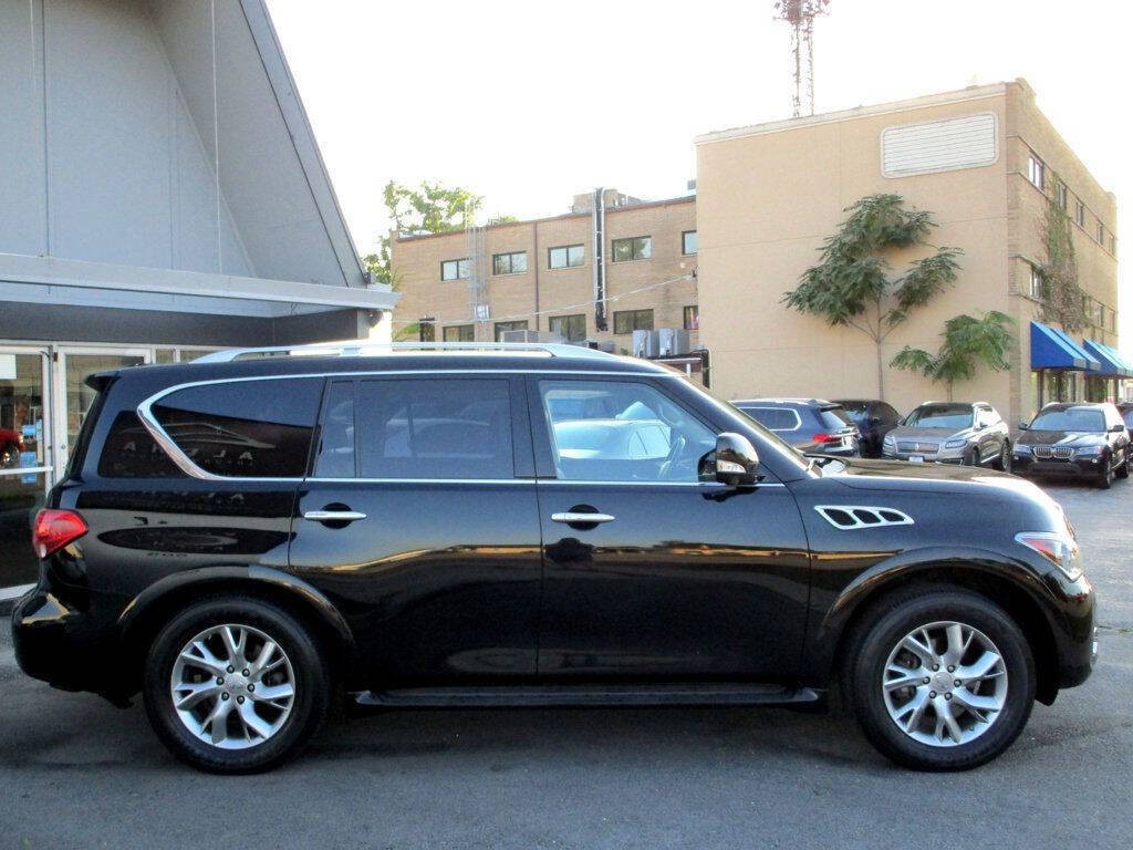 2012 INFINITI QX56 Image 11