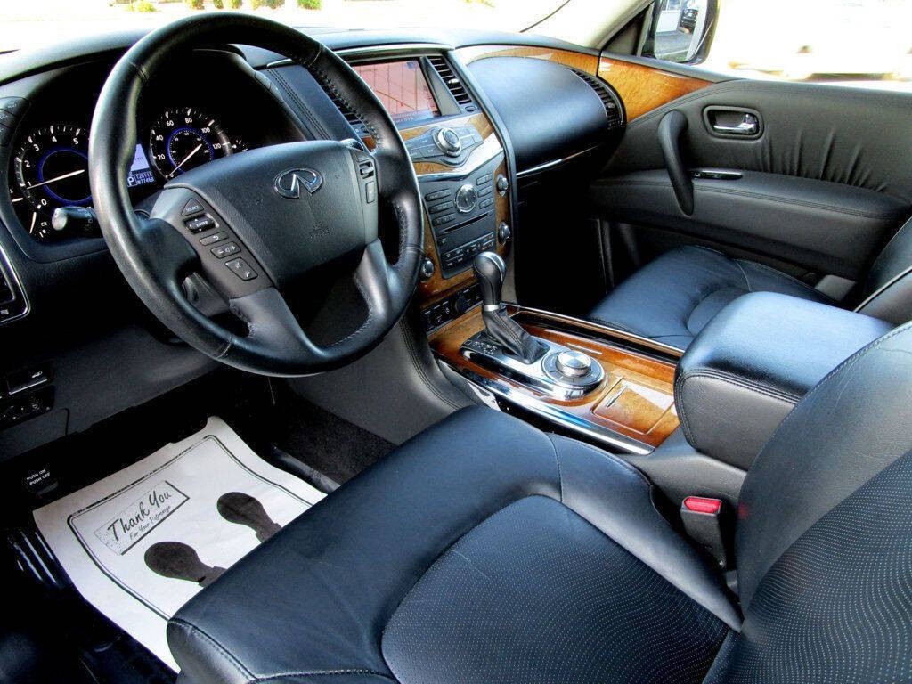 2012 INFINITI QX56 Image 13
