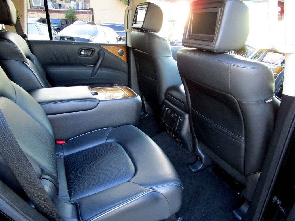 2012 INFINITI QX56 Image 17