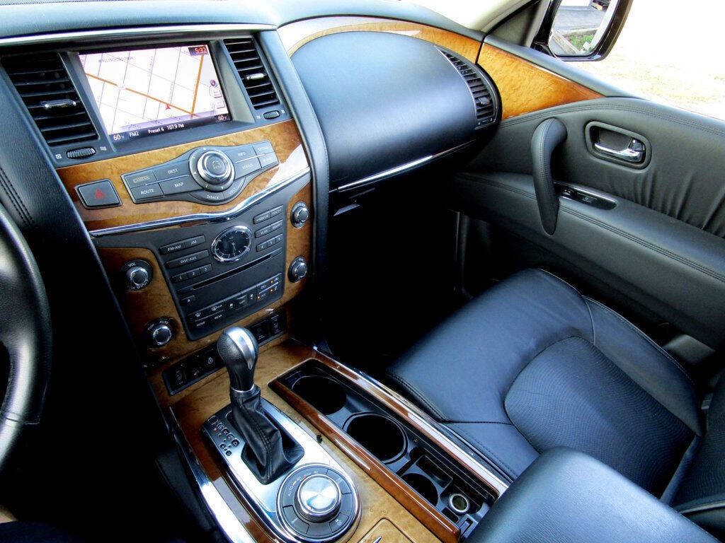 2012 INFINITI QX56 Image 25