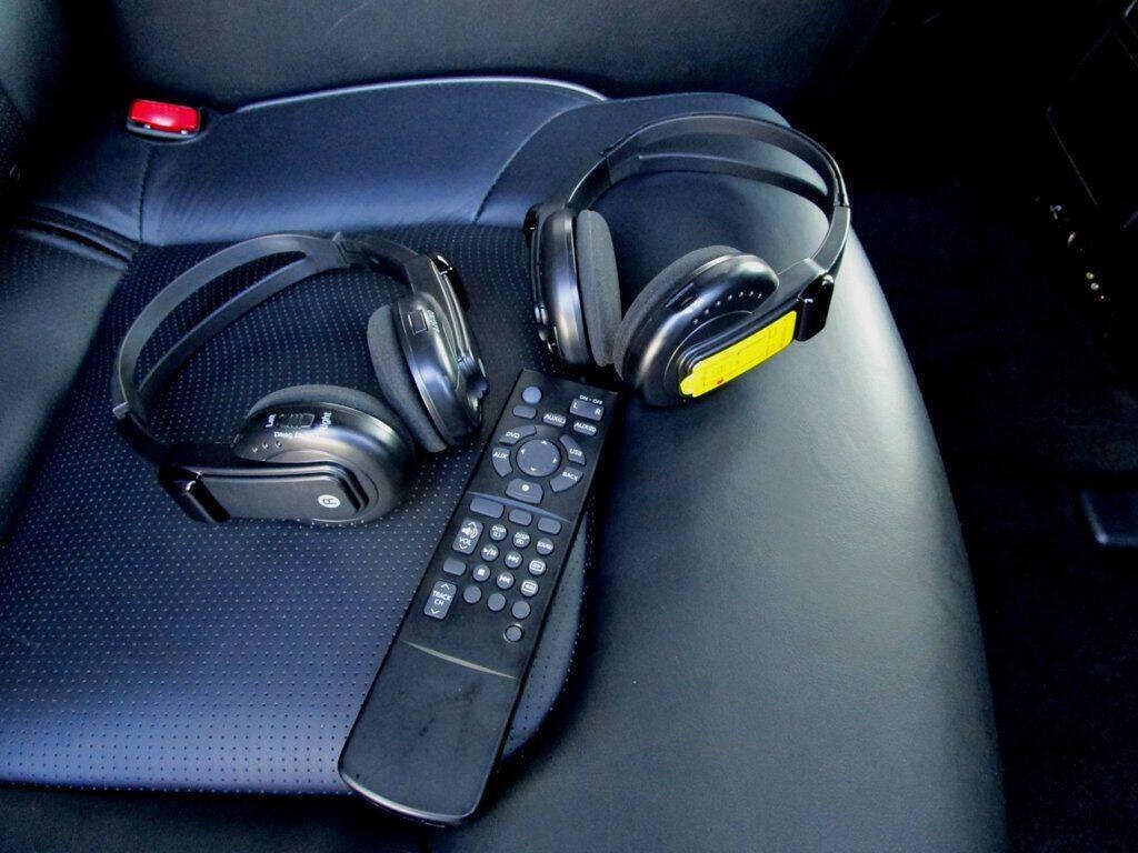 2012 INFINITI QX56 Image 32