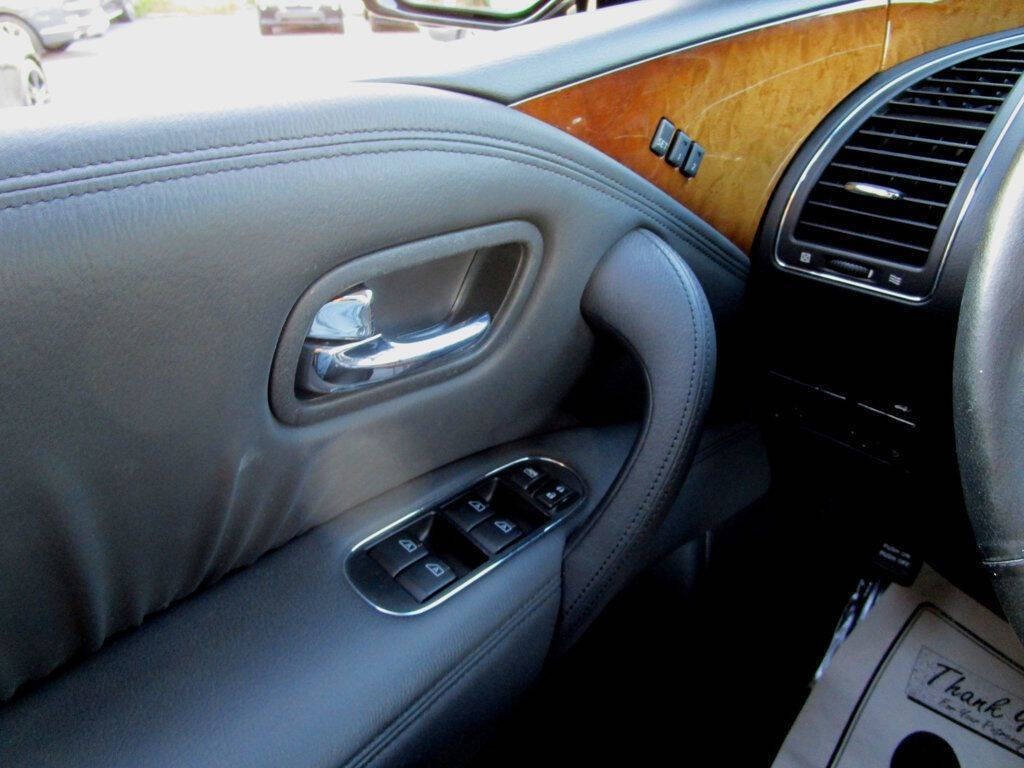 2012 INFINITI QX56 Image 34