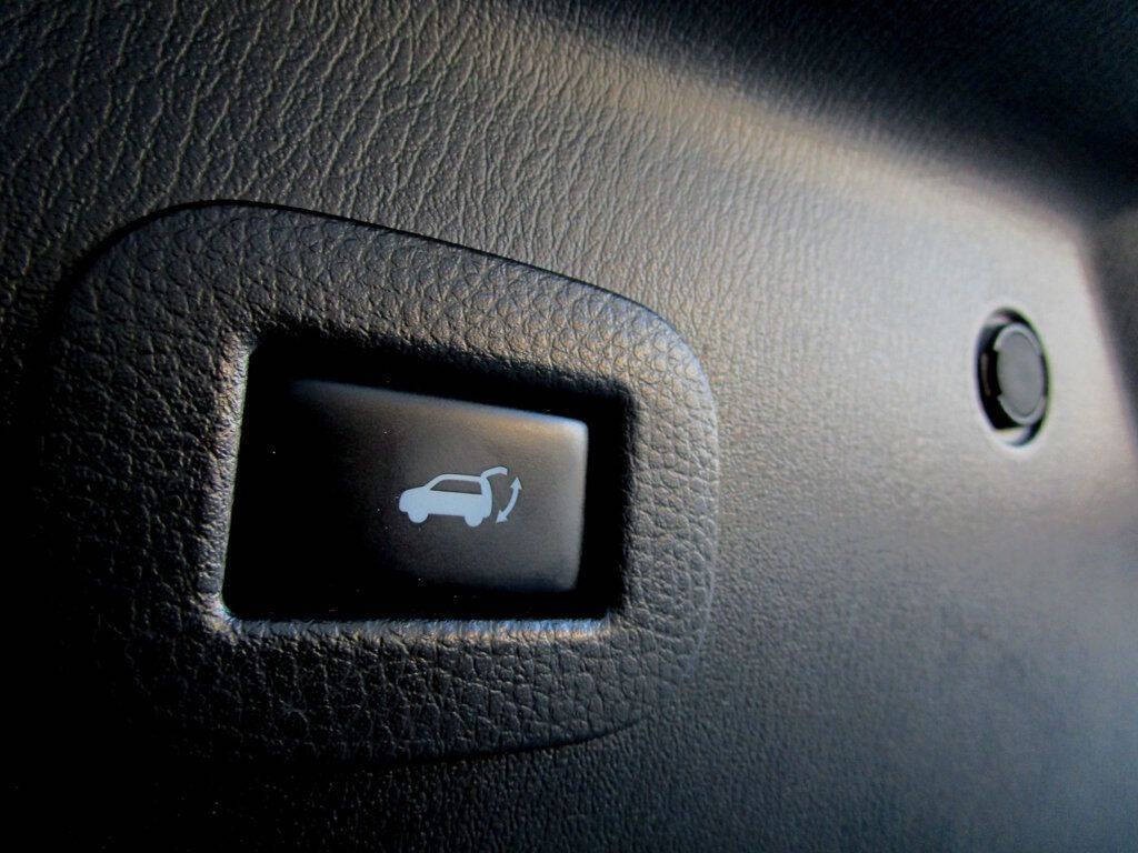2012 INFINITI QX56 Image 36